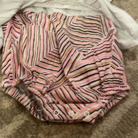 COPY - EUC Baby Girl Romper - Picture 3 of 4